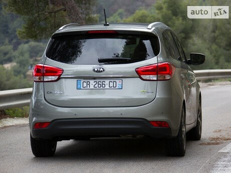 Киа Каренс 2008 года Kia Carens 2008 года