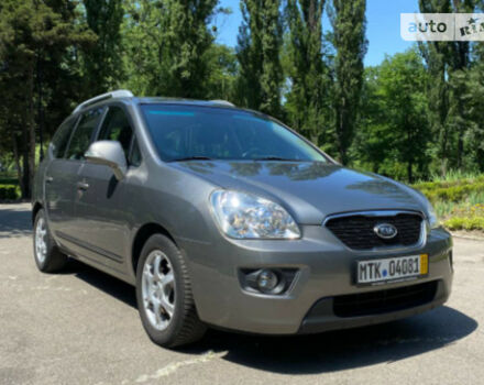 Kia Carens 2011 года