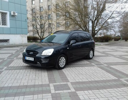 Фото на відгук з оцінкою 5   про авто Kia Carens 2007 року випуску від автора “Владислав” з текстом: Гарне авто для сім\'ї. Просторий салон. Кліренс трохи не влаштовував, але без проблем встановлено...