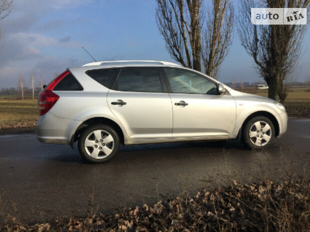 Kia Ceed SW 2008 року