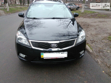 Kia Ceed SW 2011 року