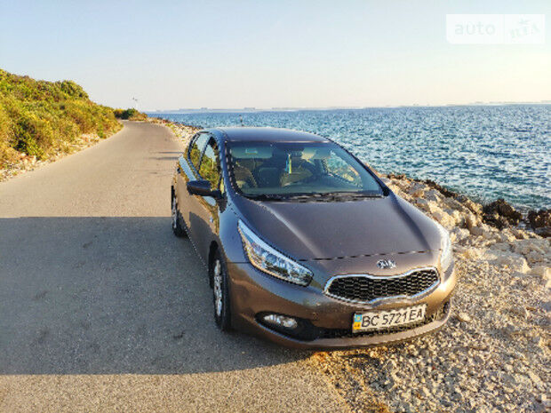 Kia Ceed 2013 року