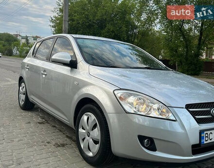 Фото на отзыв с оценкой 5 о Kia Ceed 2009 году выпуска от автора "Woldemar" с текстом: У нас ProCeed 1.6 автомат, 128 л/с, газ/бензин/2009 год.<br>Авто в семье более 7 лет. Менять на д...