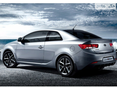 Киа Черато 2004 року Kia Cerato 2004 року