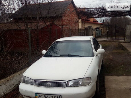 Киа Кларус 1998 року Kia Clarus 1998 року