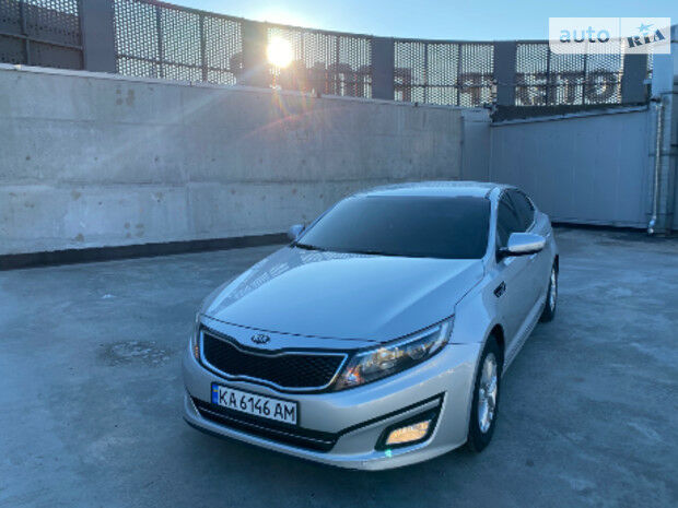 Киа K5 2014 року Kia K5 2014 року