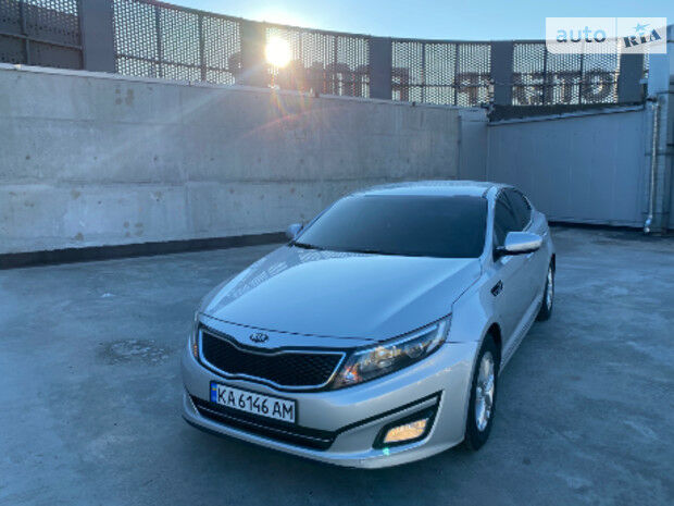 Kia K5 2014 року