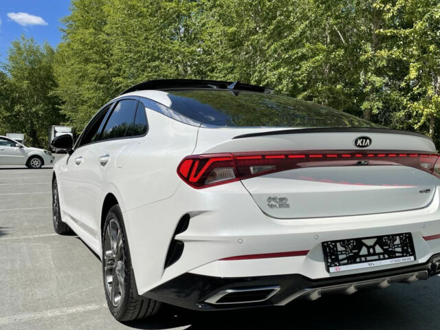 Kia K5 2021 року