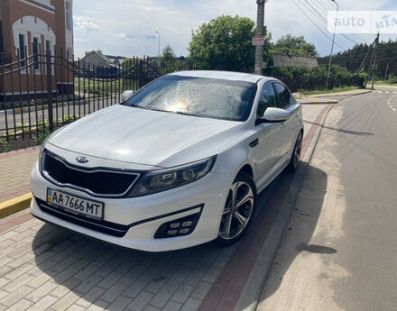 Kia K5 2014 року