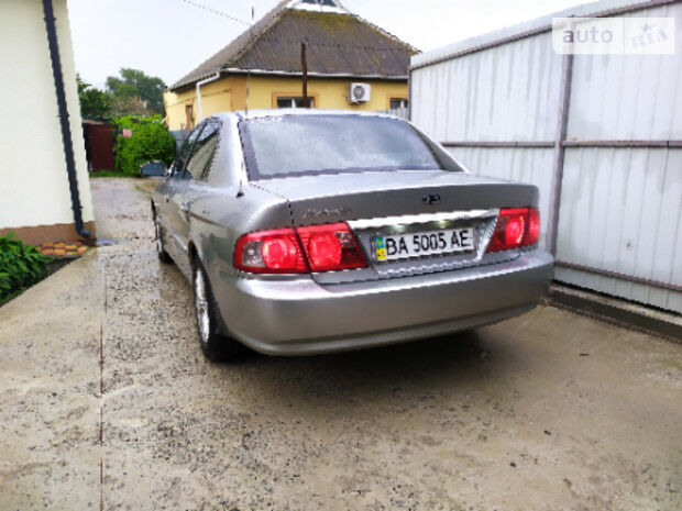 Киа Маджентис 2004 года Kia Magentis 2004 года