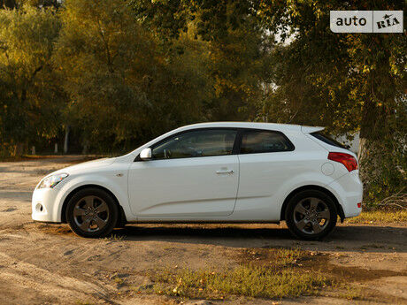 Kia ProCeed 2010 года