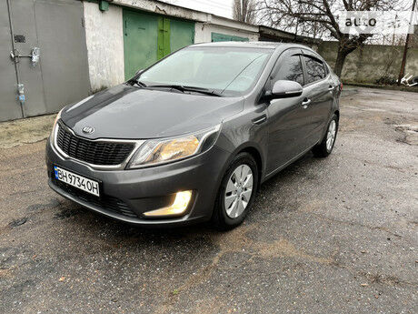 Kia Rio 2013 року