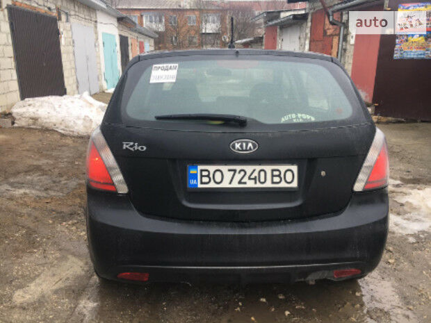 Kia Rio 2011 року