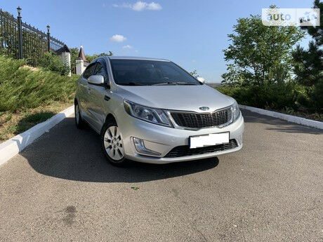 Киа Рио 2012 года Kia Rio 2012 года