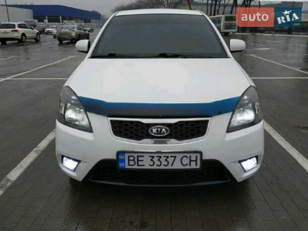 Kia Rio 2010 года