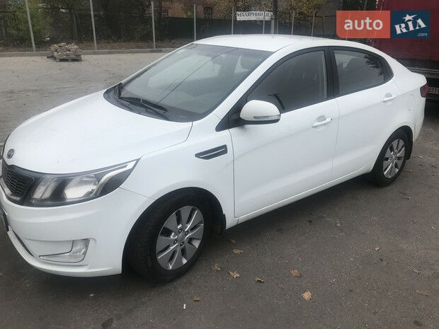 Киа Рио 2012 года Kia Rio 2012 года