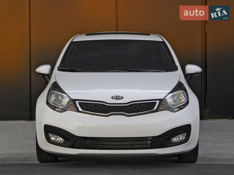 Киа Рио 2013 года Kia Rio 2013 года