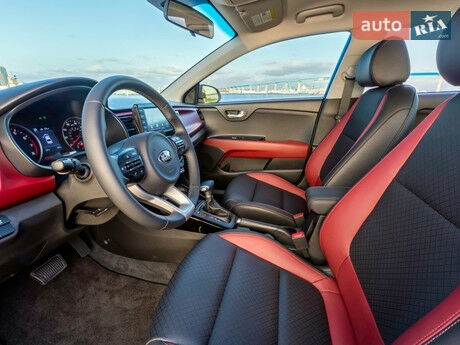 Киа Рио 2012 року Kia Rio 2012 року