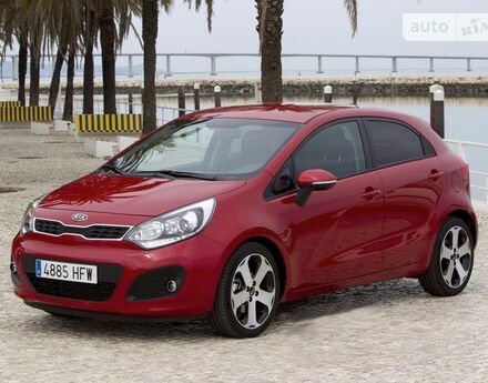 Kia Rio 2013 року