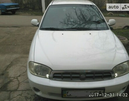 Kia Rondo 2003 года