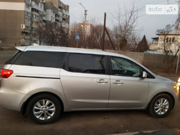 Kia Sedona 2015 року