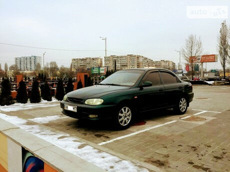 Kia Sephia 1998 року