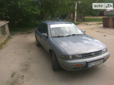 Киа Сефия 1993 року Kia Sephia 1993 року