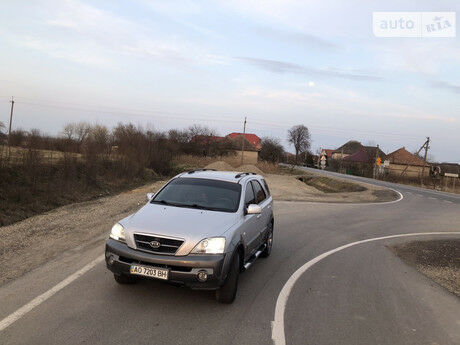 Киа Соренто 2004 року Kia Sorento 2004 року