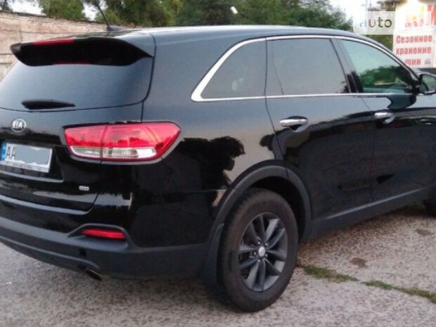 Киа Соренто 2015 року Kia Sorento 2015 року