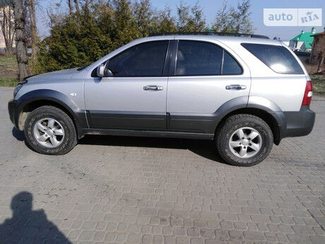 Киа Соренто 2006 года Kia Sorento 2006 года