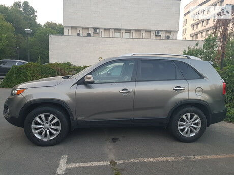 Киа Соренто 2012 року Kia Sorento 2012 року