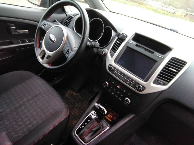 Kia Venga 2015 года