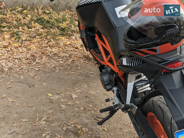 KTM 390 Duke 2017 року