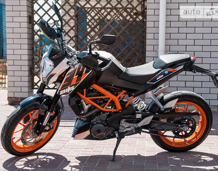 Фото на відгук з оцінкою 4   про авто KTM Duke 2014 року випуску від автора “kofic” з текстом: Покупал мотоцикл новым в 2014 году под А1 категорию, версия с АБС. Отъездил полтора года (17к. км...