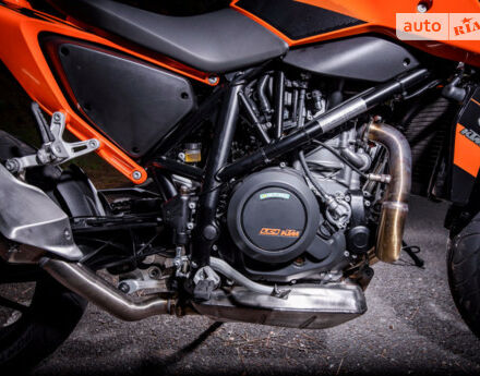 KTM Duke 2011 року