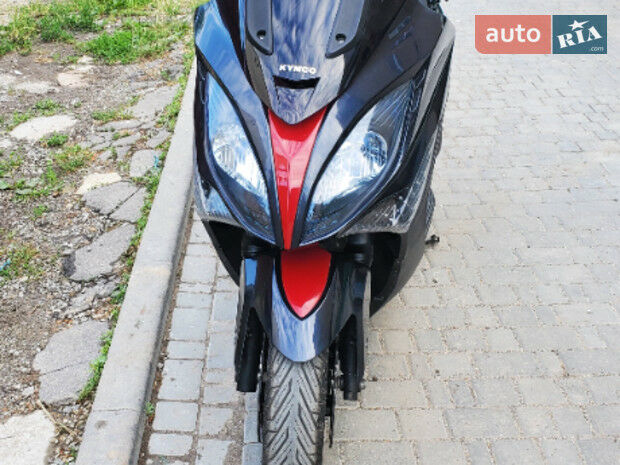 Кимко Иксайтин 2011 года Kymco Xciting 2011 года