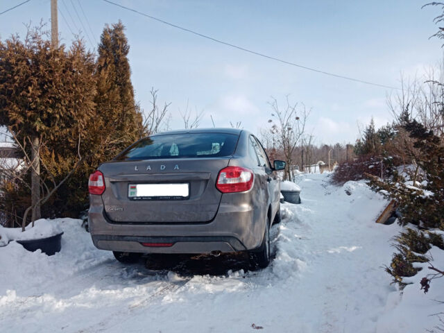 Лада Гранта 2020 року Lada Granta 2020 року