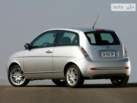 Lancia Ypsilon 2013 року