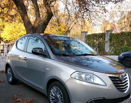 Lancia Ypsilon 2012 года