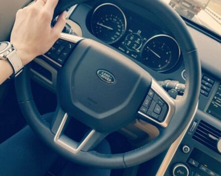 Land Rover Discovery 2017 року - Фото 3 автомобіля