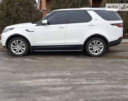 Фото на отзыв с оценкой 4.8 о Land Rover Discovery 2018 году выпуска от автора "Вдадимир" с текстом: Дизель 2.0 литра 240л.с. Двигателя хватает вполне. Маленький расход. Поездка Украина - Европа 530...