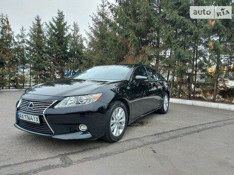 Lexus ES 300 H 2014 года