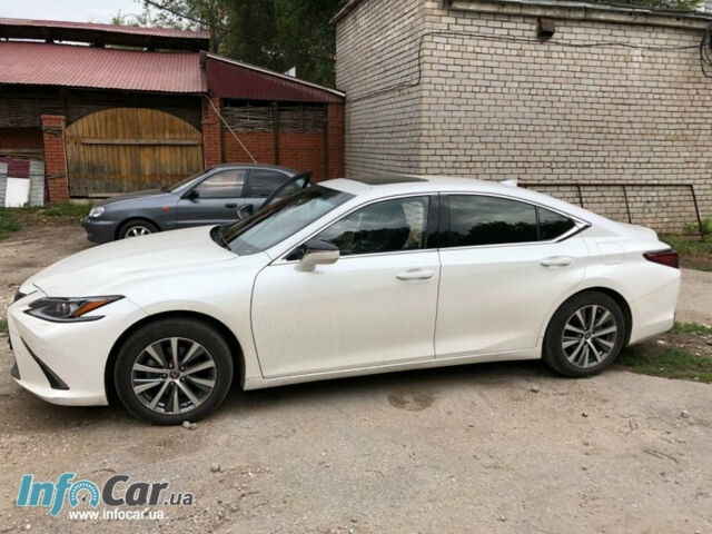 Lexus ES 2018 года