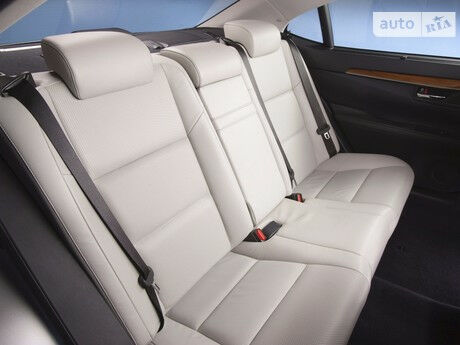 Лексус ЕС 1994 року Lexus ES 1994 року