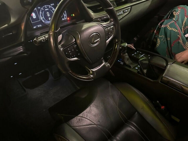 Lexus ES 2018 года