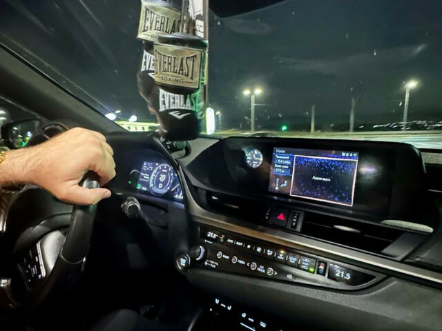 Lexus ES 2018 року