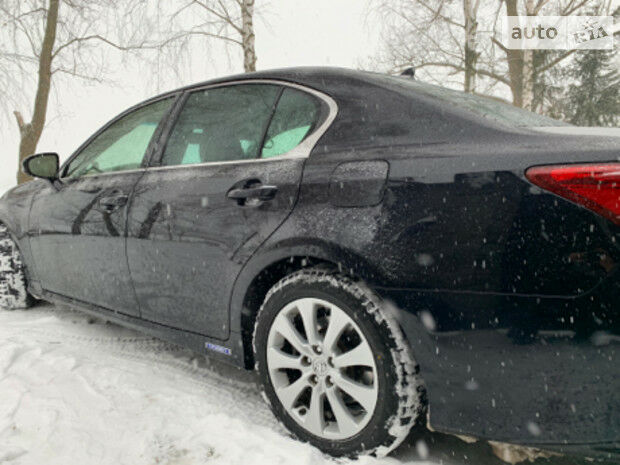 Lexus GS 300h 2014 года