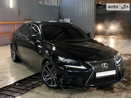 Lexus IS 2014 року