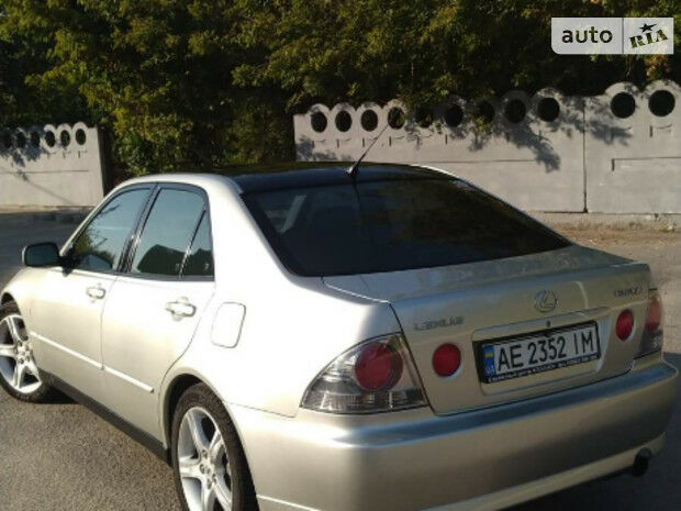 Lexus IS 2002 року