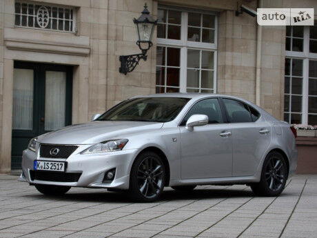 Лексус ИС 2005 года Lexus IS 2005 года